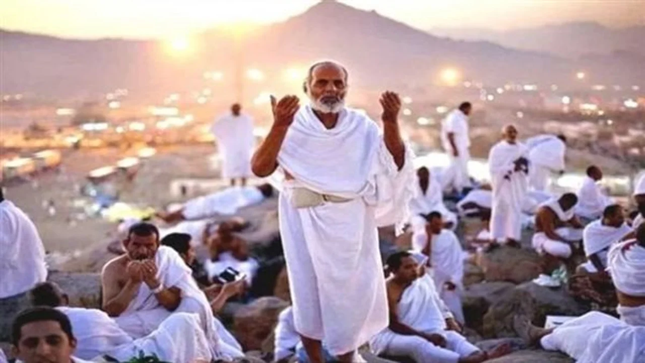 مقارنة شاملة.. الفروق الجوهرية بين برامج حج القرعة والجمعيات والسياحة بمصر